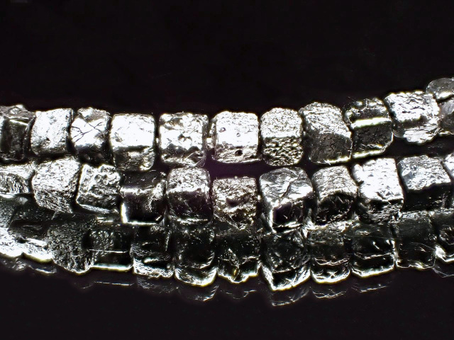 天然 ブラックダイヤモンド ペンダントトップ S925 黒のネックレス 意味