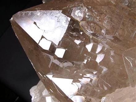 ★マニハール産 美結晶 成長干渉ビンタ切れ ◇産出量減少！入手困難な極上品質◇目を奪われる美しさを持つキング