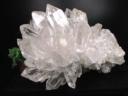 水晶クラスター　1.7キロ ◇産出量減少！入手困難な極上品質◇目を奪われる美しさを持つキング