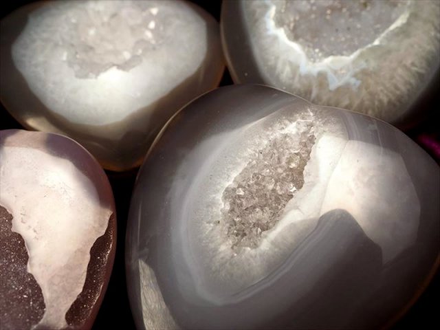 ◇極上結晶！ジオードスライス◇ハート形◇瑪瑙&水晶 ハート形ジオード