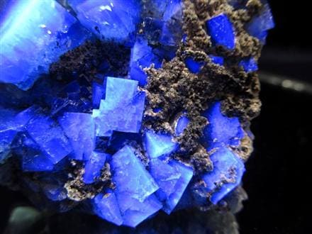 ☆魅惑の逸品☆神秘的美しさの結晶群☆透明感抜群！強蛍光蛍石☆限定1