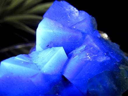 ☆魅惑の逸品☆神秘的美しさの結晶群☆透明感抜群！強蛍光蛍石☆限定1