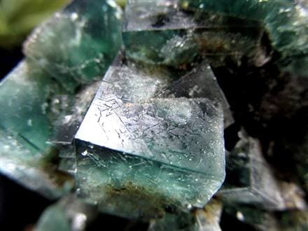 ☆魅惑の逸品☆神秘的美しさの結晶群☆透明感抜群！強蛍光蛍石☆限定1