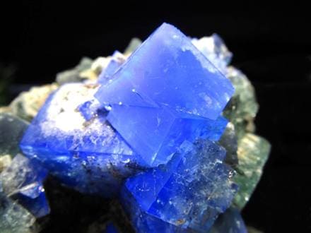 ☆魅惑の逸品☆神秘的美しさの結晶群☆透明感抜群！強蛍光蛍石☆限定1