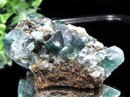 ☆魅惑の逸品☆神秘的美しさの結晶群☆透明感抜群！強蛍光蛍石☆限定1