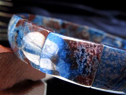 鑑別書付属】◇限定1点のみ！◇スギライト成分を含む稀少石◇青と赤の