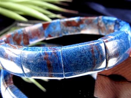 鑑別書付属】◇限定1点のみ！◇スギライト成分を含む稀少石◇青と赤の