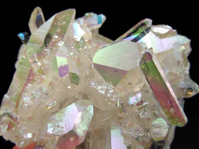 ☆本場アメリカのオーラ水晶入荷！！☆虹色に輝くメタリックホワイト