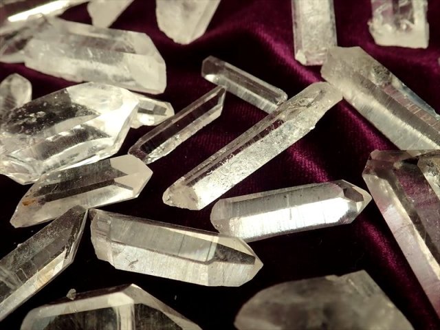 ◇上質透明・激安！◇アーカンソー州産水晶ポイント！◇1袋2480