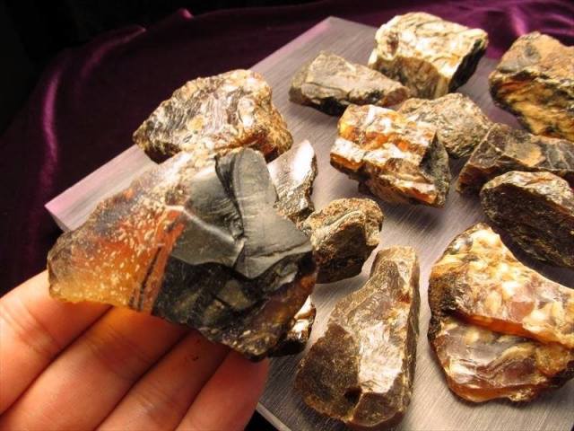 604-2 アンバー原石 604-2 アンバー原石