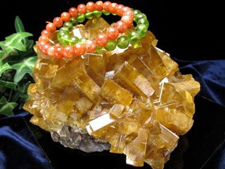 ☆流通量の少ない希少石☆濃厚オリーブグリーン☆精神の安定
