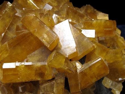 ☆流通量の少ない希少石☆濃厚オリーブグリーン☆精神の安定