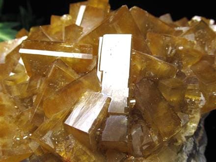 ☆流通量の少ない希少石☆濃厚オリーブグリーン☆精神の安定