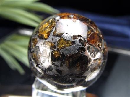 隕石・パラサイト・ペリドット含有 心身を浄化し・強い精神力が宿る  