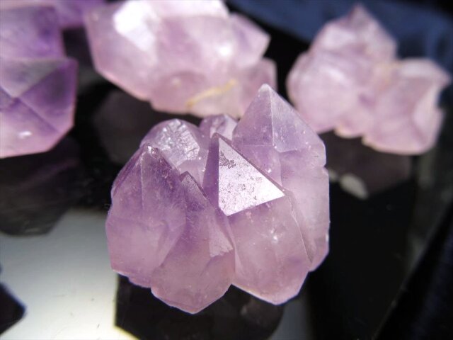 ★特選NEW★愛の守護石♡200g【ラベンダーアメジスト『紫水晶』結晶】❤️ ◇優雅な淡いパープルカラー◇磨りガラスのようなマットな質感◇◇2月