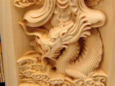 ◇秀逸彫刻！三尊仏の極上木製置物◇家庭の中の小さなお寺◇便利な携帯