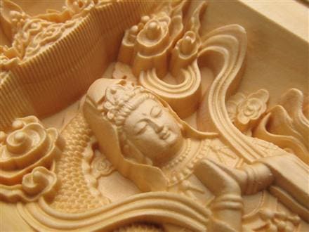 ◇秀逸彫刻！三尊仏の極上木製置物◇家庭の中の小さなお寺◇便利な携帯