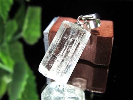 ☆少量限定！☆結晶美に優れる希少産地☆ナチュラル原石の魅力たっぷり