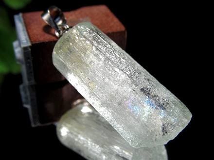 ☆少量限定！☆結晶美に優れる希少産地☆ナチュラル原石の魅力たっぷり