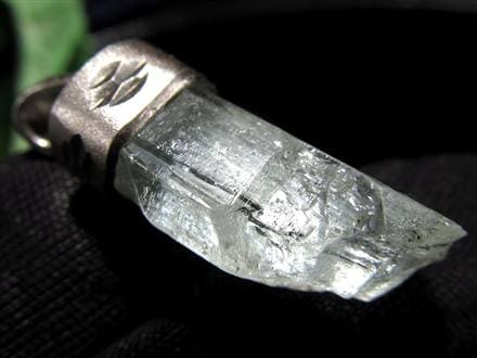 ☆少量限定！☆結晶美に優れる希少産地☆ナチュラル原石の魅力たっぷり