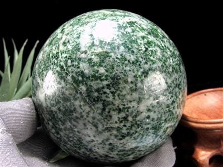 ☆白地に広がるグリーン模様☆森を思わせるナチュラルカラー