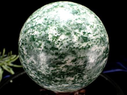 ☆白地に広がるグリーン模様☆森を思わせるナチュラルカラー