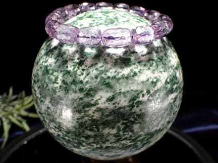 ☆白地に広がるグリーン模様☆森を思わせるナチュラルカラー