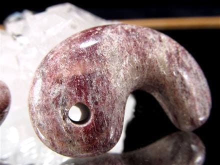 楽天市場】アークナイト 勾玉 大 30mm 徳島県産 天然石