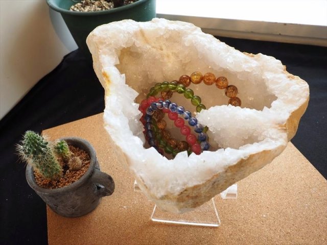 原石 水晶 クラスター パワーストーン 天然石　ブレスレット置き場に クリスタル 楽天市場】水晶 クラスター クリスタル 水晶 原石 天然水晶 鉱石
