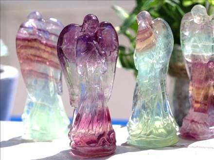 ◇細部まで彫り込まれたフローライト天使◇幸福を運ぶ天使モチーフ