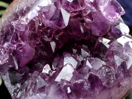 2月の誕生石 愛の守護石 恋愛成就 インスピレーション 希望 笑口