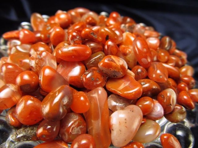 ◇濃厚レッド！◇つるんと角の取れたさざれ◇浄化用・インテリアに◇濃