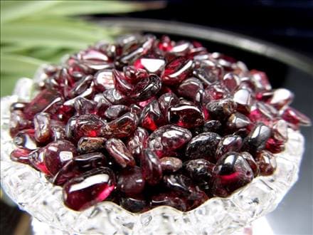 ☆特選一石☆NEW♢数量限定【ハイクォリティ小粒透明☆ガーネット