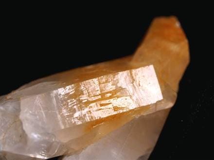 ☆近年発見！☆マンゴー色に色付いた水晶☆ブルーミスト入り☆心身の