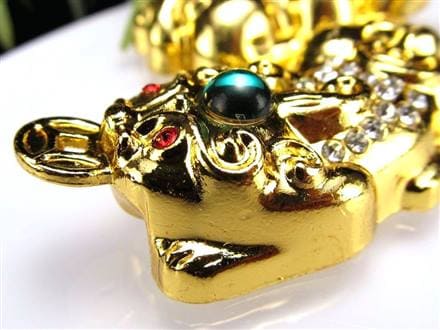 ◇縁起物！金色の開運置物◇財運を高める瑞獣◇御守り・出世の象徴