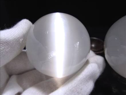 ◇ちょうどよい手のひらサイズ◇聖母マリアのガラス◇美麗キャッツアイ