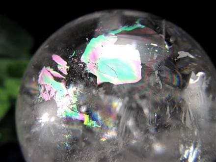 ☆ド迫力のレインボー爆発！☆透明水晶に眩しすぎる虹色の輝き