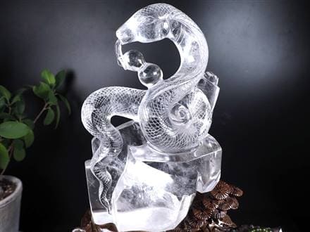 天然石水晶の蛇とスカル　置物　彫物NO.010311 Amazon.co.jp: 水晶 蛇 置物 水晶蛇彫り 天然石 巳年 干支