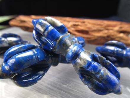◇ラピスラズリヴァジュラ◇繊細！手彫り法器◇12月の誕生石◇厄除け