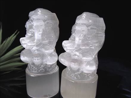 ◇聖母マリアのガラス◇インテリアや贈り物に◇天然ジプサム◇サティン