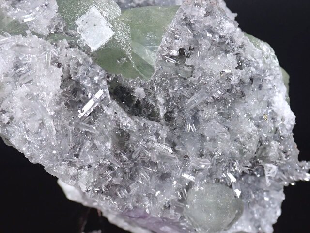 ◇圧巻!!大自然が創り上げた芸術的クラスター◇フローライトと水晶の