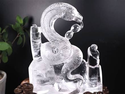 水晶、白蛇置物木彫り 水晶、白蛇置物木彫り