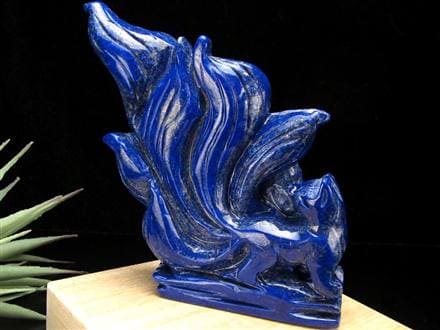 ◇神秘と知恵を司る霊獣◇九つの尾に宿る強運◇美しく艶やかな瑠璃色