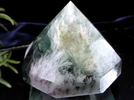 グリーンフローライト ダイヤモンドカット