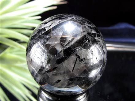 更に値下げ【シルバーブラック ルチル】丸玉 49㎜玉 ☆激レア・希少タイプ！☆迫力の極太ブラックトルマリン結晶内包☆強力