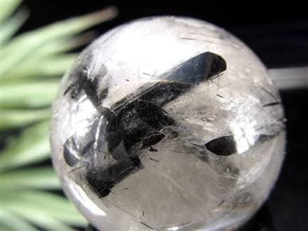 ☆激レア・希少タイプ！☆迫力の極太ブラックトルマリン結晶内包☆強力