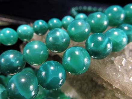 ☆一連☆極上エメラルドグリーン！☆緑龍紋瑪瑙☆グリーン