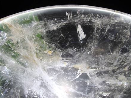 ☆超浄化！心と空間を清める天然水晶皿☆透明感と重厚感を兼ね備えた