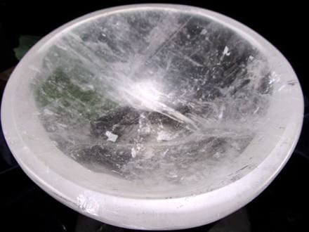 ☆超浄化！心と空間を清める天然水晶皿☆透明感と重厚感を兼ね備えた