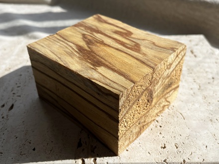 ペルー産 パロサントログス 希少なパロサント原木の輪切り